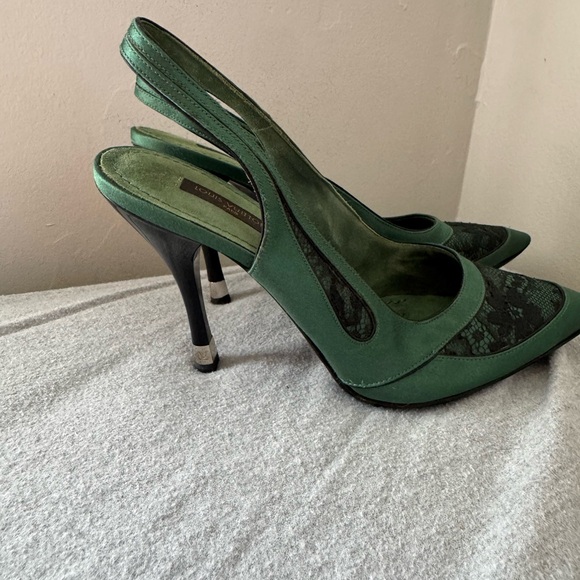 Louis Vuitton Green Satin Slingback Pumps with Black Lace - Picture 5 of 12